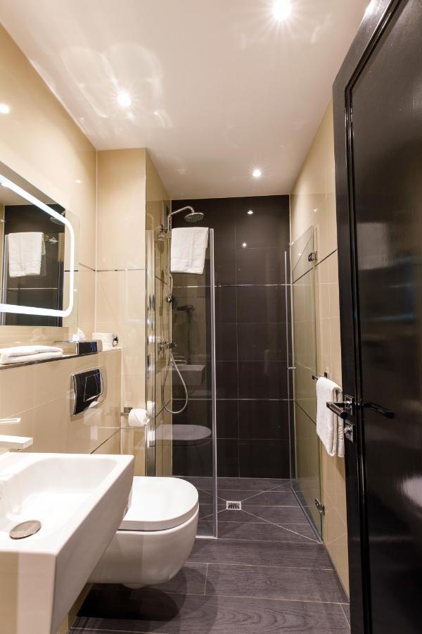 Boutique Hotel Poppenbuetteler Hof Amburgo Esterno foto