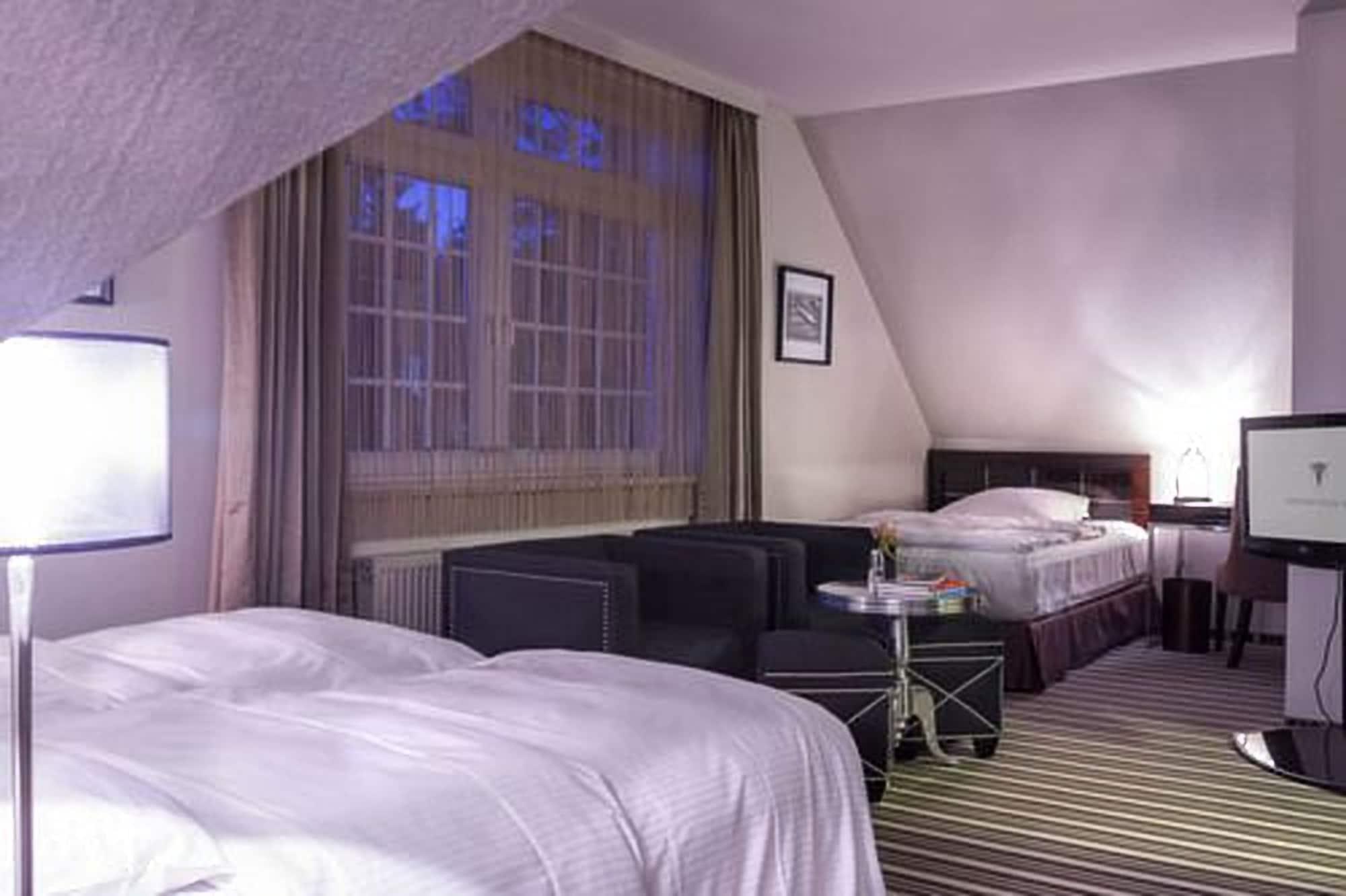 Boutique Hotel Poppenbuetteler Hof Amburgo Esterno foto
