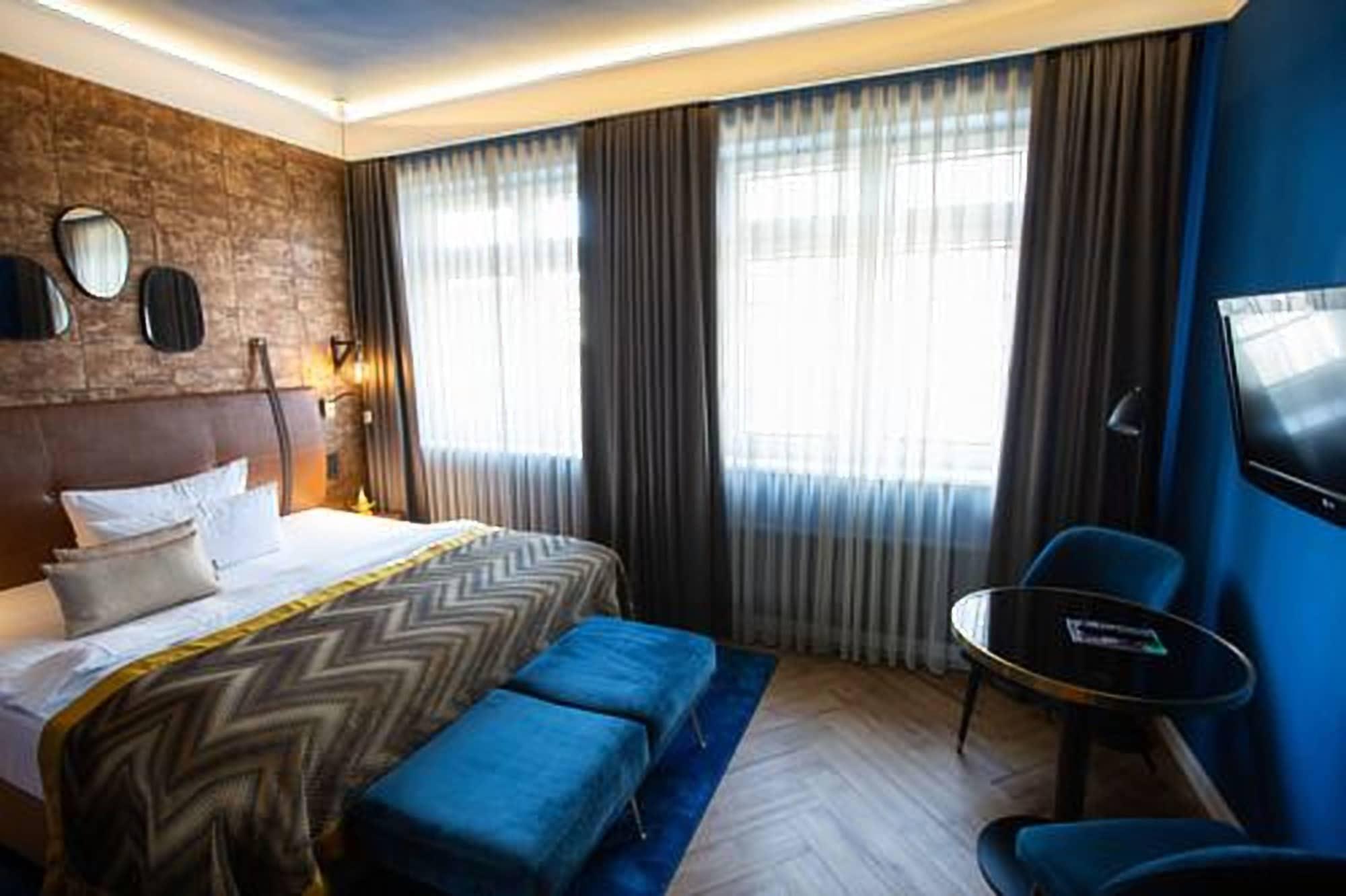 Boutique Hotel Poppenbuetteler Hof Amburgo Esterno foto