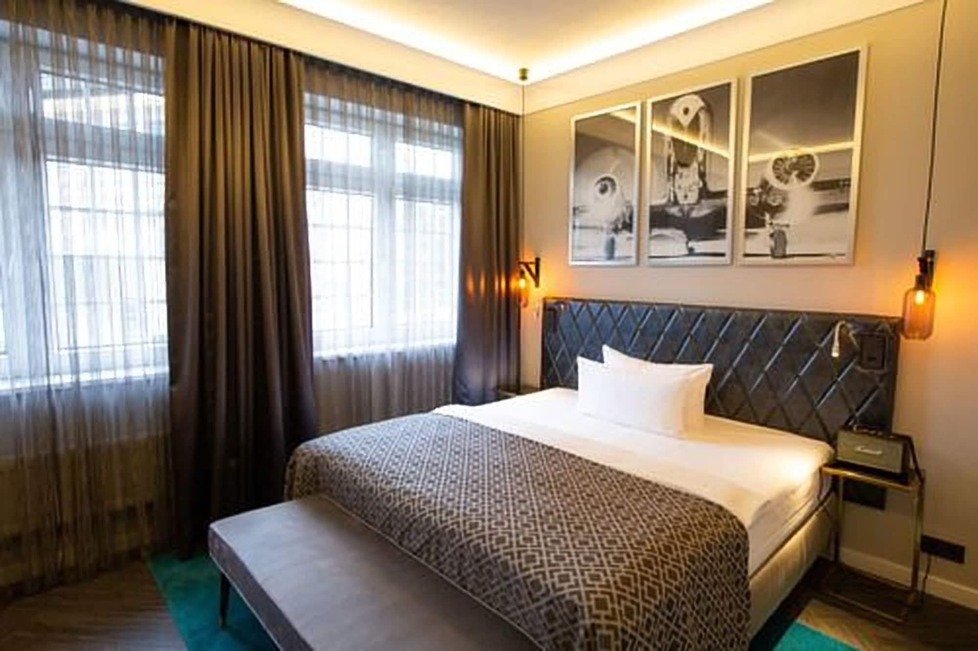 Boutique Hotel Poppenbuetteler Hof Amburgo Esterno foto