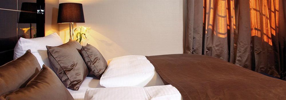 Boutique Hotel Poppenbuetteler Hof Amburgo Esterno foto